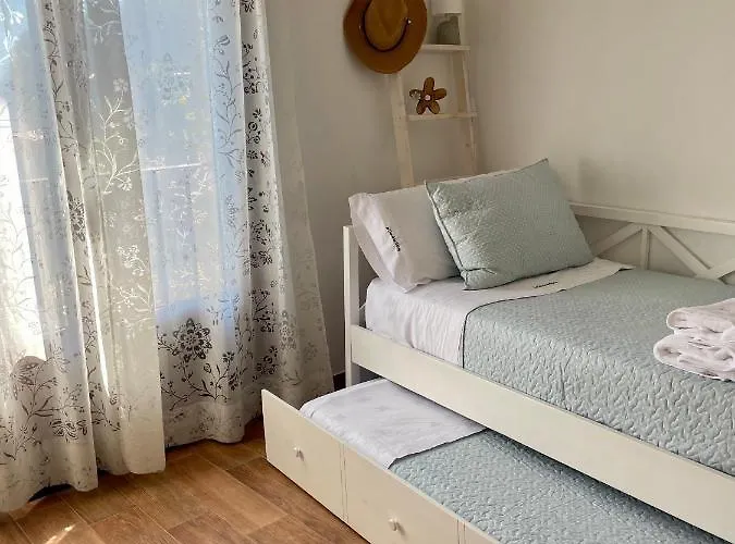 La Casa De Flores De * El Hornillo