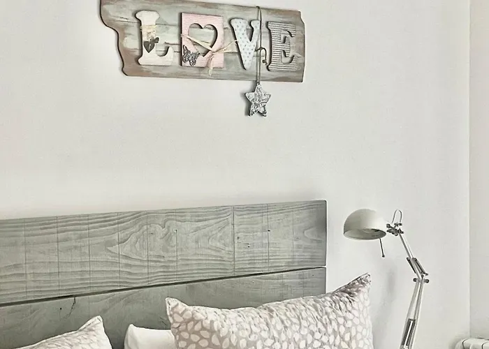 La Casa De Flores De * El Hornillo